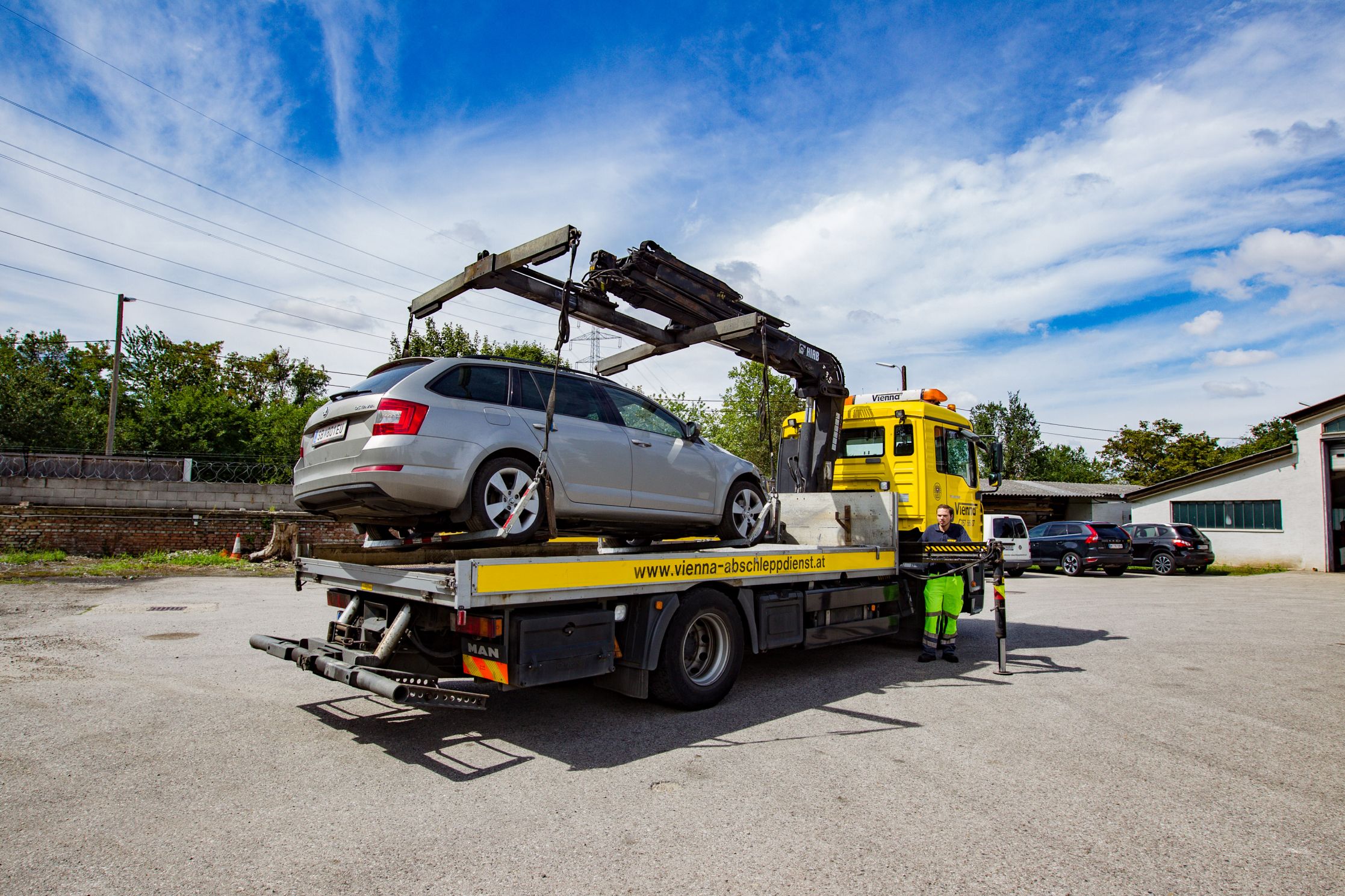 Abschleppdienst .